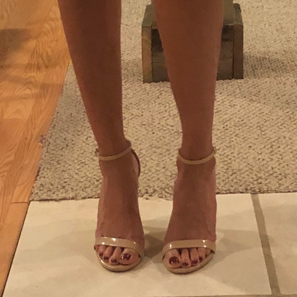Cute Steve Madden heels sandals
Nude color